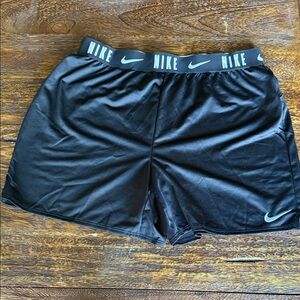 Nike Black Shorts with Logo Waistband (116)